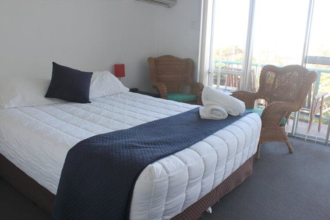 Oceanside Hawks Nest - Accommodation in Surfers Paradise 3