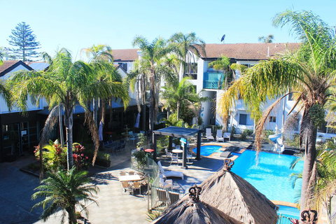 Oceanside Hawks Nest - Accommodation in Surfers Paradise 1