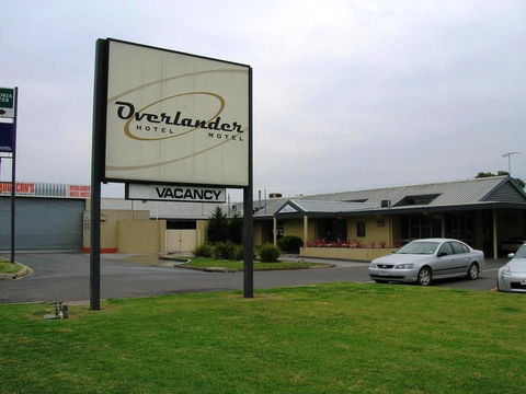 Overlander Hotel Motel - Accommodation in Surfers Paradise 1