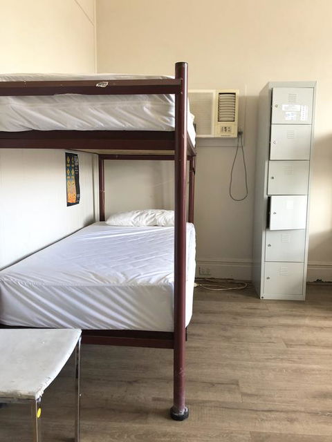 Ozi Inn Backpackers - Accommodation in Surfers Paradise 3