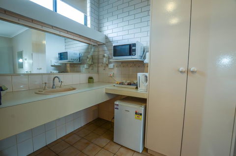 Paddlewheel Motel - Accommodation in Surfers Paradise 1