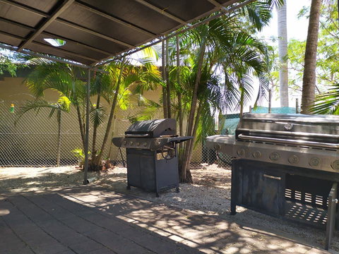 Palm Court Backpackers - Accommodation in Surfers Paradise 2