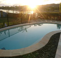 Palm Lakeside Holiday Home - Bowen Whitsundays Queensland - Accommodation in Surfers Paradise