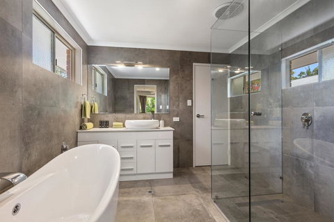 Pandanus Holiday Home - Accommodation in Surfers Paradise 2