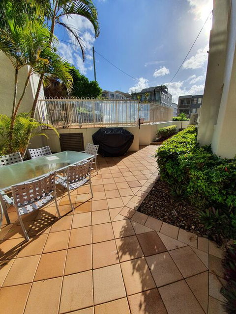 Pandanus Shores Kings Beach - Accommodation in Surfers Paradise 1