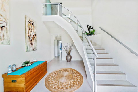 Panoramic Island Views - Shute Harbour - Accommodation in Surfers Paradise 1
