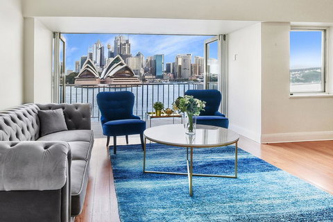 Panoramic Opera House & Harbour View - Accommodation in Surfers Paradise 0