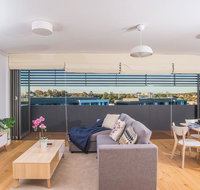 PEAK EAST 2bed2bath APT Ryde SO RELAXING - Accommodation in Surfers Paradise