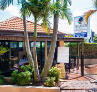 Pegasus Motor Inn and Serviced Apartments - Accommodation in Surfers Paradise