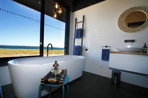 Perlubie Sea - Accommodation in Surfers Paradise 0