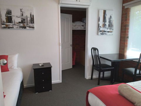 Pevensey Motor Lodge - Accommodation in Surfers Paradise 3