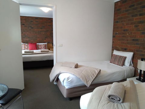 Pevensey Motor Lodge - Accommodation in Surfers Paradise 2