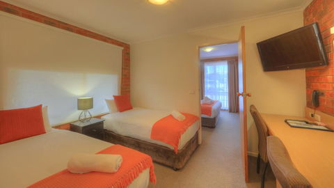 Pevensey Motor Lodge - Accommodation in Surfers Paradise 1