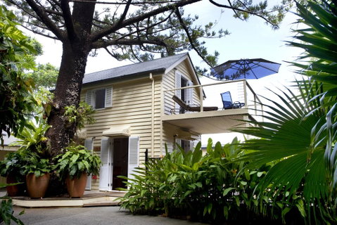 Port Douglas Cottage & Lodge - Accommodation in Surfers Paradise 0