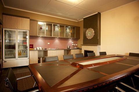 Prince Of Wales Hotel, Bunbury - Accommodation in Surfers Paradise 1