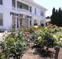 Princes Lodge Motel - Accommodation in Surfers Paradise