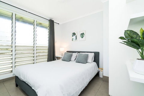 Private Pool, Big Backyard, Aircon - Paradise! - Accommodation in Surfers Paradise 3