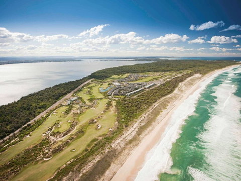 Pullman Magenta Shores Resort - Accommodation in Surfers Paradise 0