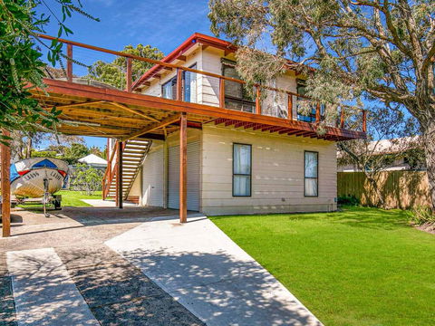 Red Rocks Family Escape - Accommodation in Surfers Paradise 0
