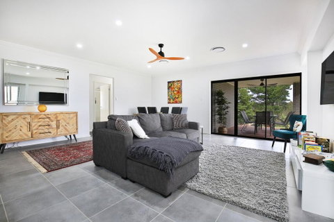 Rockwall - Pet-Friendly - Fire Pit - Accommodation in Surfers Paradise 0