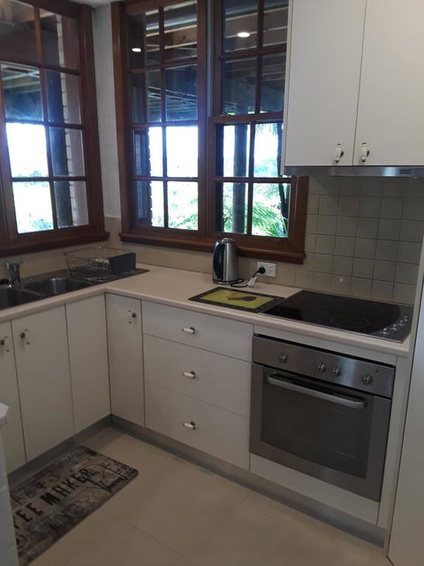 Rockwall Avoca Beach - Accommodation in Surfers Paradise 3