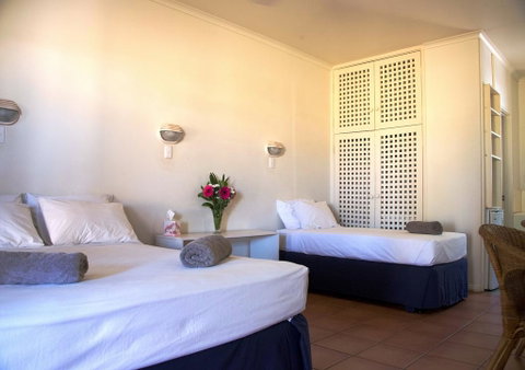 Roebuck Bay Hotel - Accommodation in Surfers Paradise 1