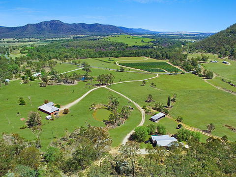 Rosa House In Broke, 4br House In Walking Distance To Cellar Doors - Accommodation in Surfers Paradise 1
