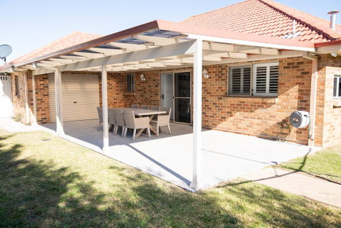 Roselawn Entertainer Large & Luxurious, Sleeps 12 - Accommodation in Surfers Paradise 1