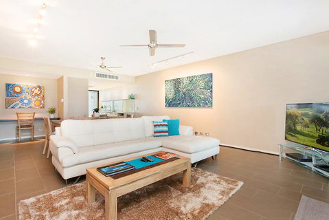Saltwater Suites - 1,2 & 3 Bed Waterfront Apartments - Accommodation in Surfers Paradise 1