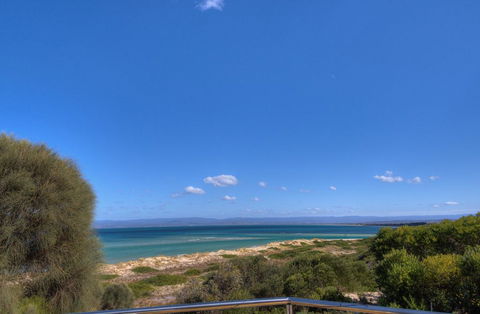 Sandbar Beach House - Accommodation in Surfers Paradise 3