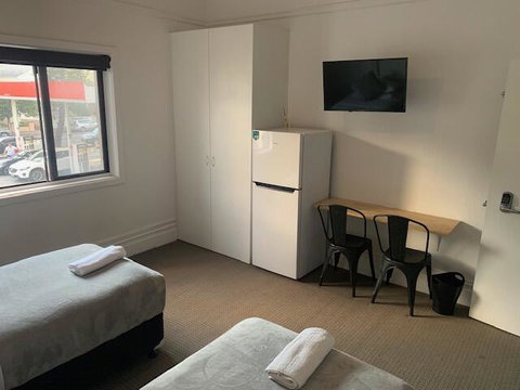 Sandy Bottoms Guesthouse - Accommodation in Surfers Paradise 1