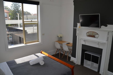 Sandy Bottoms Guesthouse - Accommodation in Surfers Paradise 0