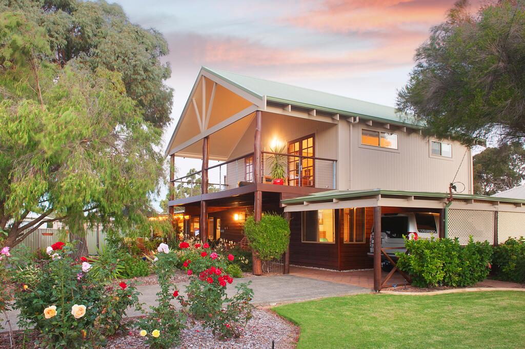 Dunsborough WA Accommodation in Surfers Paradise