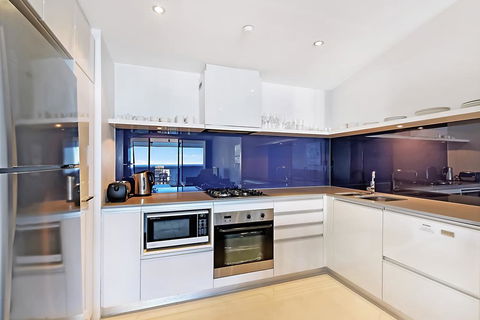 SeaBreeze Holidayz On Cavill Ocean View - Accommodation in Surfers Paradise 3