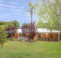 Seabreeze House - So Close to the Beach - Accommodation in Surfers Paradise