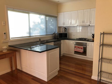 Seagrape Cottage - Accommodation in Surfers Paradise 3