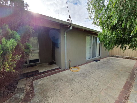 Simo's Place - Accommodation in Surfers Paradise 3