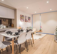 Simple  Cozy APT Haymarket CBD balcony views - Accommodation in Surfers Paradise