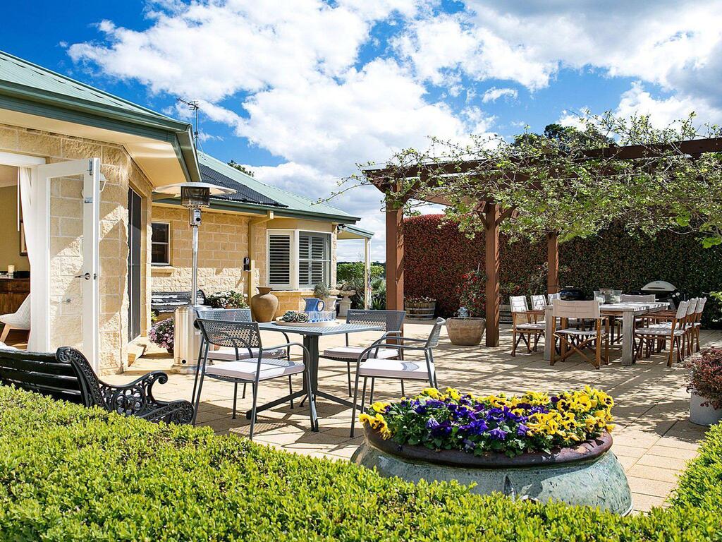Jerrabomberra NSW Accommodation in Surfers Paradise