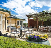 Sinden Park - garden swimming pool rural vistas - Accommodation in Surfers Paradise
