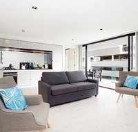 Sleek modern apartment in the heart of Manly - Accommodation in Surfers Paradise