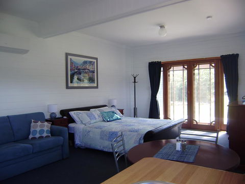 Sleepy Hollow Hideout - Hideout 1 - Accommodation in Surfers Paradise 2
