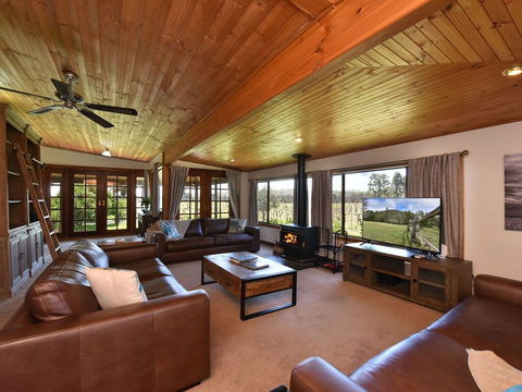 Soldiers Cottage Picturebook Vineyard Home - Accommodation in Surfers Paradise 2