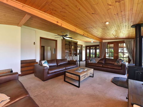 Soldiers Cottage Picturebook Vineyard Home - Accommodation in Surfers Paradise 3