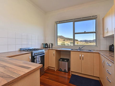 Somerville Wines Farmstay In Broke, Super Cute House On Working Farm. Walk For Miles. - Accommodation in Surfers Paradise 2