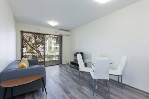 South Perth Perfect Location Free WIFI & Parking - Accommodation in Surfers Paradise 0