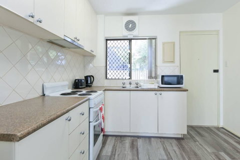 South Perth Perfect Location Free WIFI & Parking - Accommodation in Surfers Paradise 2