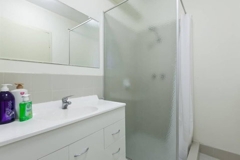 South Perth Perfect Location Free WIFI & Parking - Accommodation in Surfers Paradise 3
