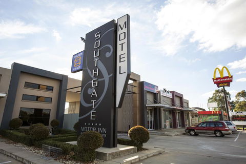 Southgate - Accommodation in Surfers Paradise 1