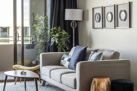 SPACIOUS BRAND NEW // 1BR // IN GORGEOUS BARTON - Accommodation in Surfers Paradise 3